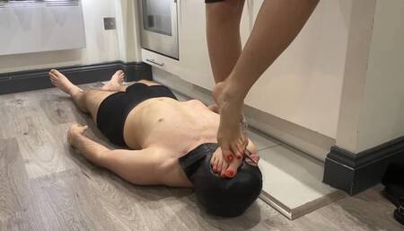 Trampling boyfriend for bad cooking skills