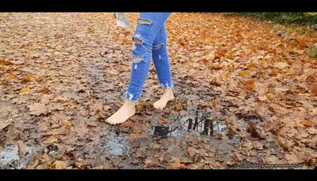 she runs with her dirty feet over a Jacket