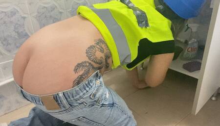 My farting plumber takes me in the bedroom and farting on my lap