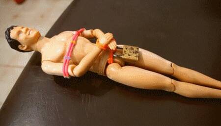 FAT ASS GIANTESS:I DESTROY YOU UNDER MY GIANT BUTT!