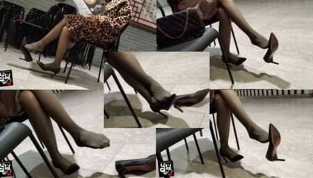 Real Situations - Waiting for a table