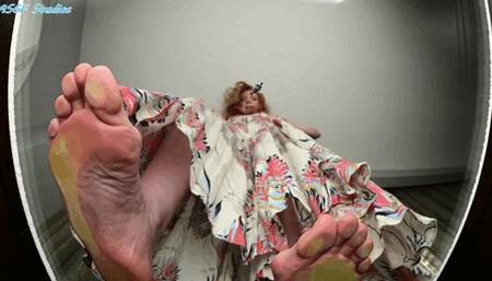 Big Red takes care of a salesman - MP4