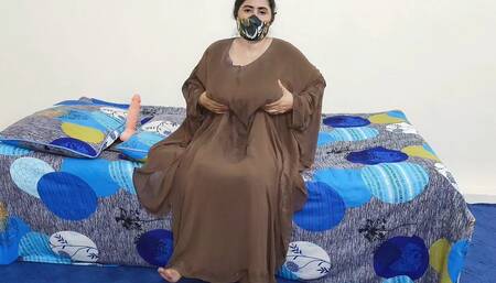 Muslim Hot Lady Dildo Riding in Niqab
