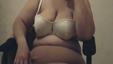 My Stepmom Has Become a New Model so I Am Eager to Fuck Her Mouth and Big Pussy