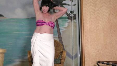 Alligator Anal on the Beach