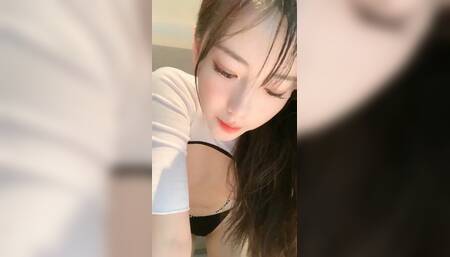 网红女神来袭！浴缸湿身极度诱惑