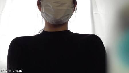 来医院检查身体的口罩女看到了极品奶头