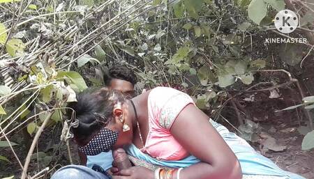 Whore Usha Bhabhi Called Her Boyfriend in the Jungle and Had Great Sex.