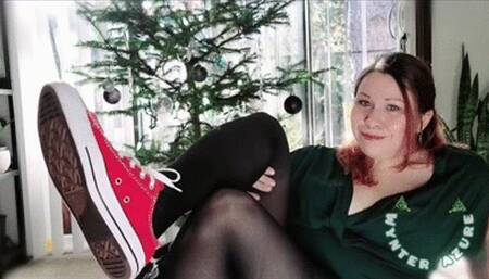 Converse Under the Christmas Tree (ID # 710 HD 1080rez)