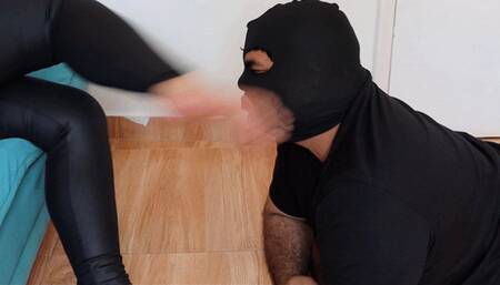 Dolce Amaran in a perfect foot slapping vid FOR MOBILE DEVICE USERS - FOOT WORSHIP - BBW - FEMDOM- GODDESS - FAT GODDESS - SLAPPING - SOLE SLAP - FACE STOMP - Loser Humiliation