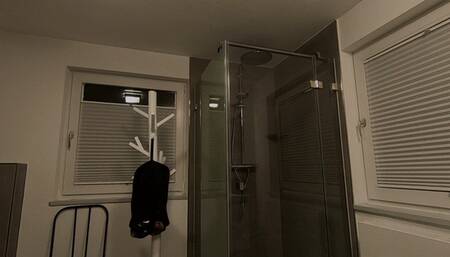 Brushing my teeth (2022) (MP4)