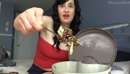 FRENCH Humiliation - Mange mes déchets et branle-toi 2 (Loser Garbage eating and feeding) - HD Version