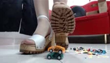 Crushing test with my new wooden heel sandals vs toy cars