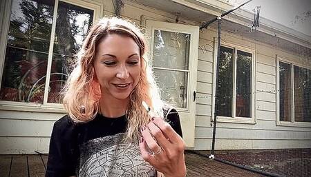 Giantess Lilith Presents: A Tiny Smoke