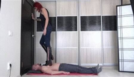 Swan - boots trampling 4K