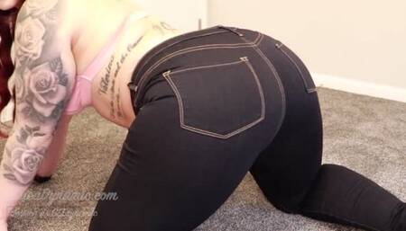 Booty in Jeans Show Off - Jessica Dynamic