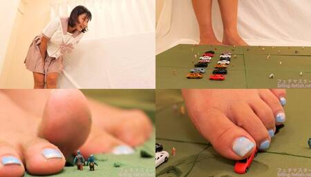 Momo - Planet of the Dwarfs - The Giantess Alien Teenage Girl's Footprints Part1