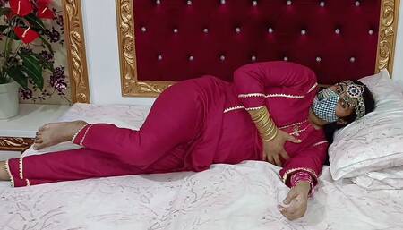 Big Boobs Desi Bhabhi Masturbating with Big Dildo