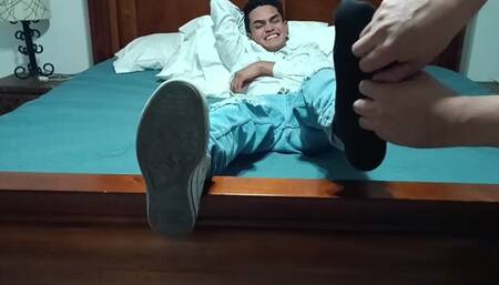 HECTOR EN SU PRIMER VIDEO DE COSQUILLAS