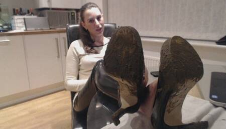 Muddy Shoes For your dinner loser (MOV)