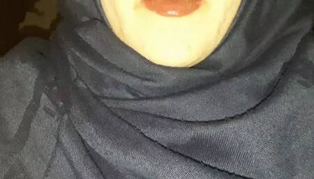 Show my mouth and teeth 8