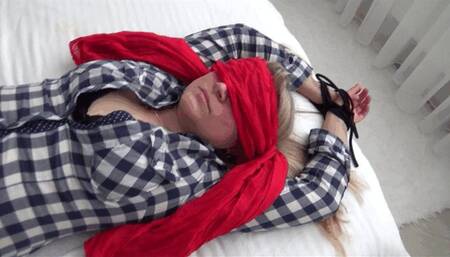 playing with your belly button, shoving her finger deep in it and licking it pov Pn