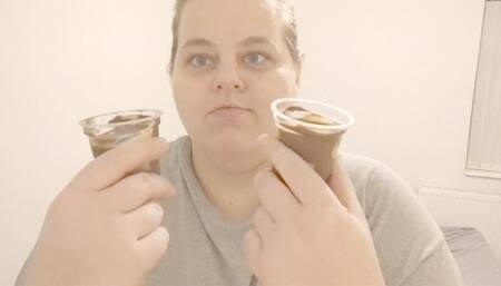 Two pudding cups, no spoon