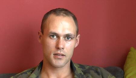 Hot Soldier Teasing His Sexy Feet & Military Boots (MP4)