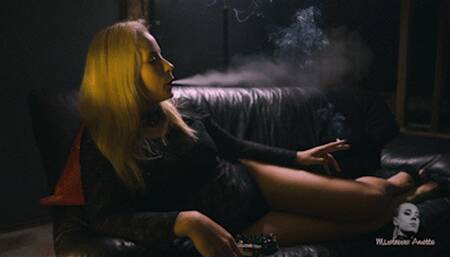 Cigarette between her fingers 4K MP4