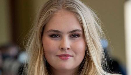 Amalia van Oranje royal tits