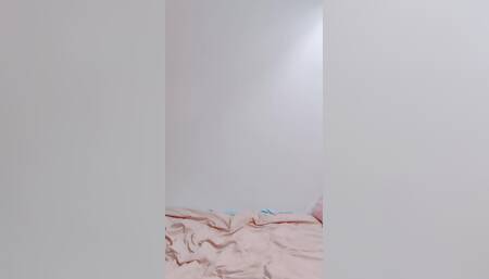 奶子很软的小少妇