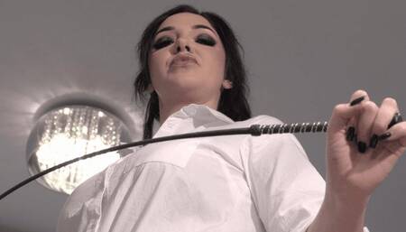 Goddess Bella Bond Makes You Eat Her Crushed Food