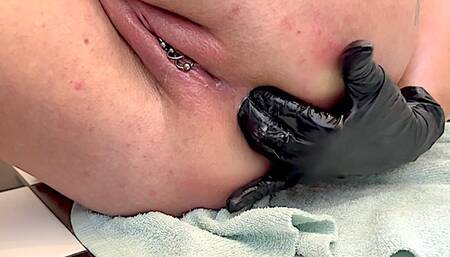 Anal 3 Finger Masturbate and AssHole Working and Pee on the End