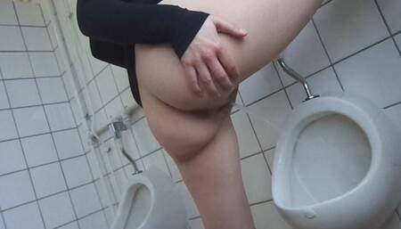 Pissing in the mens toilet