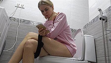 Blondy Toilet Clips! MP4