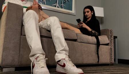 All Black Everything (Foot Massage) Floor View - 4K