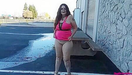 Sexy Sandra Granny Big Butt