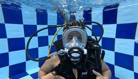 Sarah is horny for the Ocean Reef