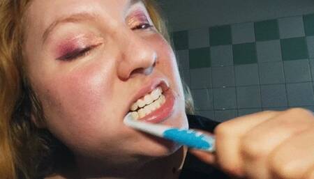 How I brush my teeth