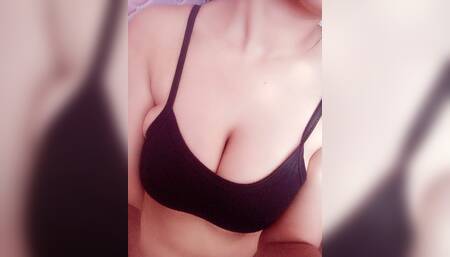 Desi Ravina Teen Fingering in Her Pussey and Pressing Boobs While No One Home