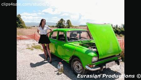 110 - Sasha Blowing old Moskwitch