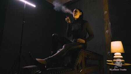 Dyanna the smoker 4K MP4