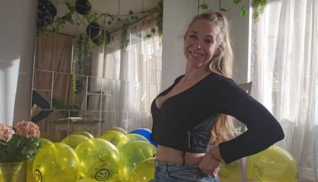 Looner - 028 - Teasing & popping 10 Balloons