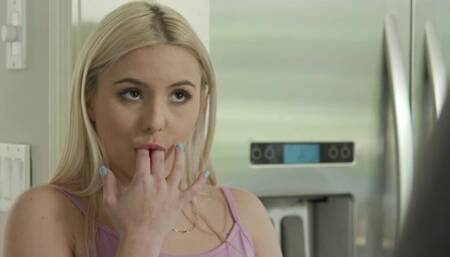 Aria Banks Round Booty Babysitter