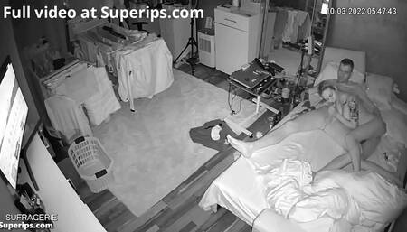 IPCAM – American tattooed teenage girl gets oral sex