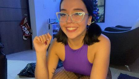 FETISH LOONER BIG WHALE AT MY FEET