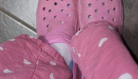 Stinky socks slowly pulled off! Hurt foot :(