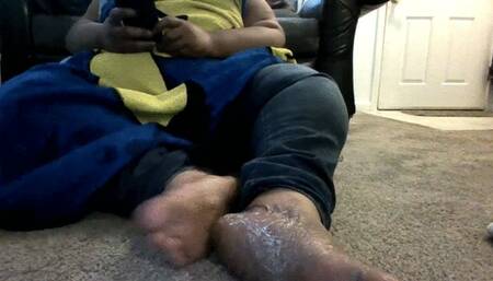 Candid Cam of dry feet