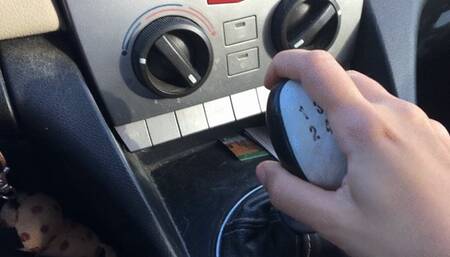 Miss Minnie is pumping the pedal barefoot - super gritty video