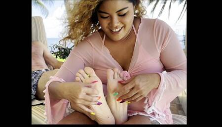 Kim Chi Teaches Antickl How to Tickle WMV